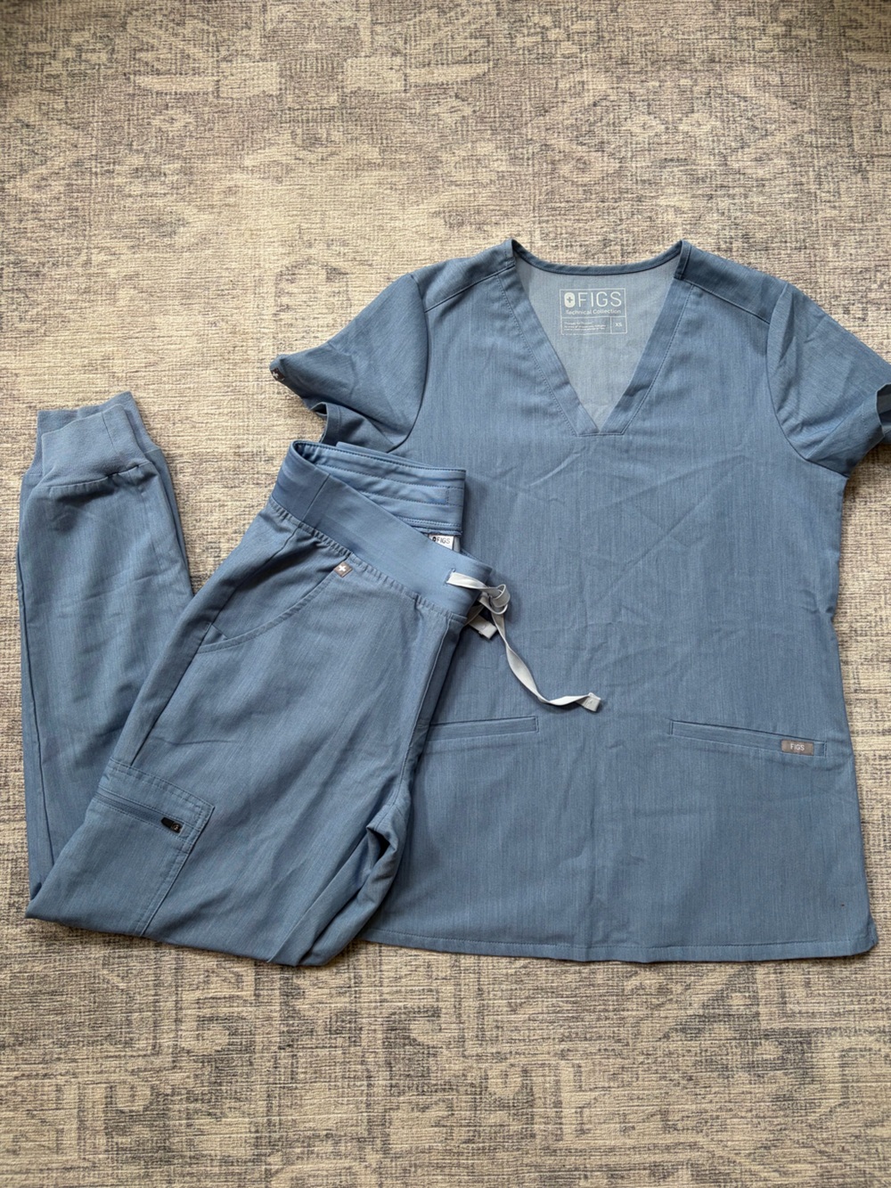 FIGS Woman’s XS Blue Scrubs